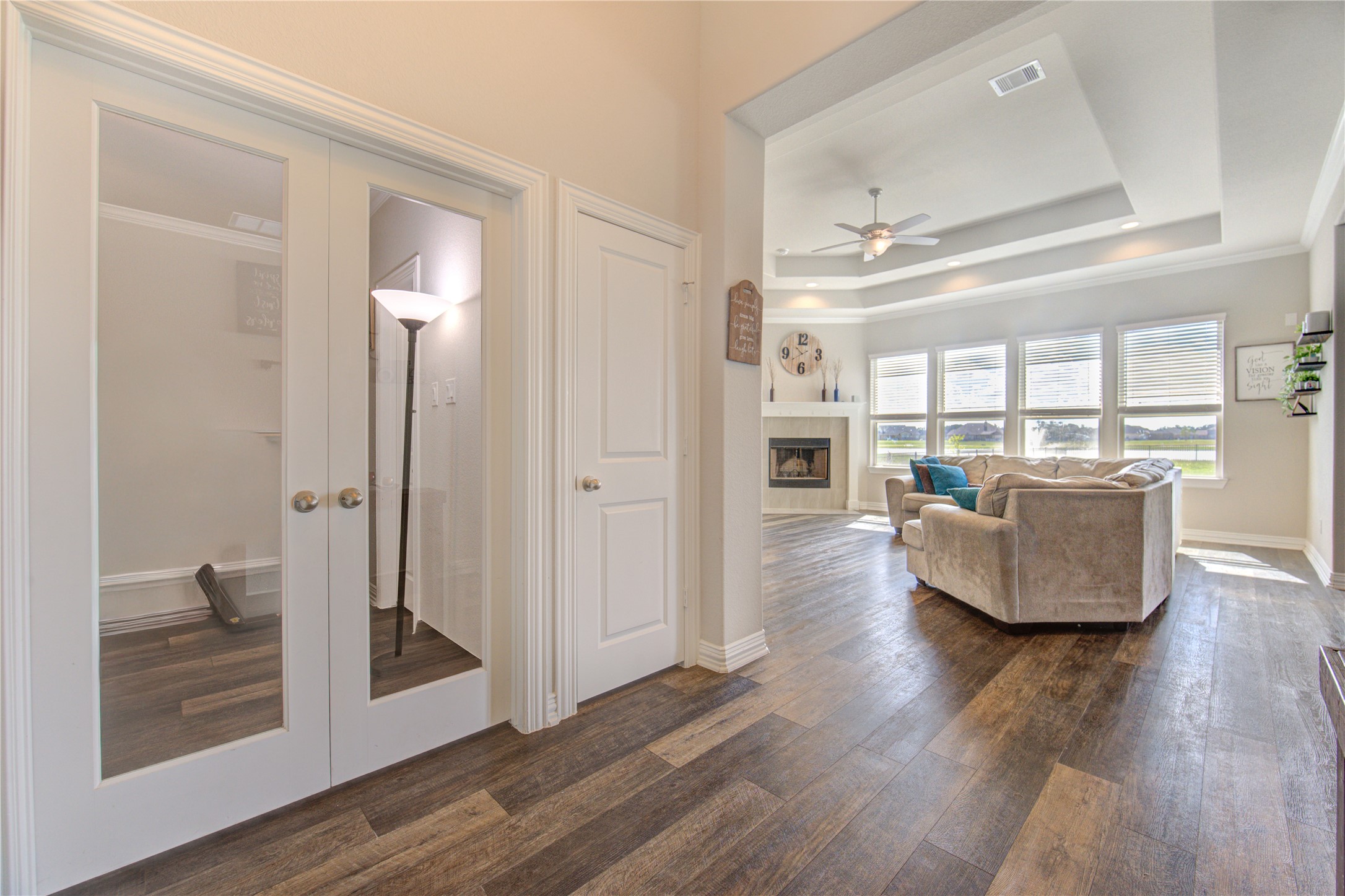 203 Lily Lane Rosharon, TX 77583 - Photo 4 of 50 a living room with furniture and wooden floor