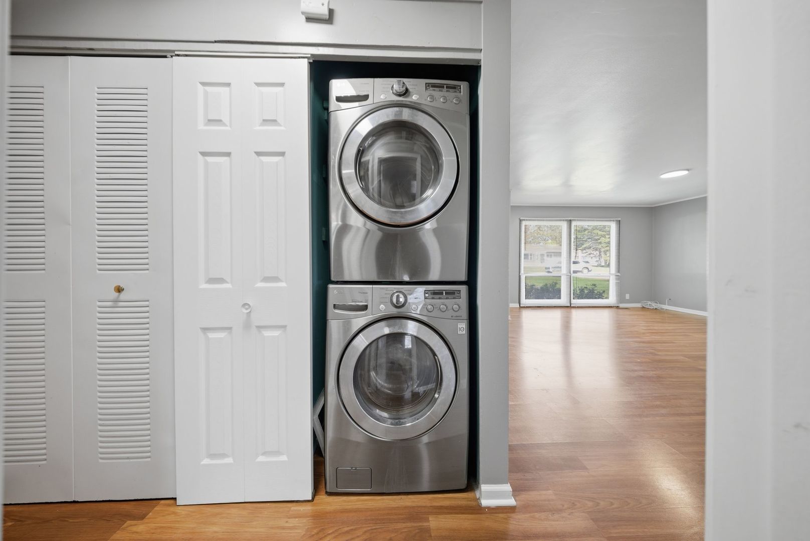 117 Hook Road Carpentersville, IL 60110 - Photo 15 of 21