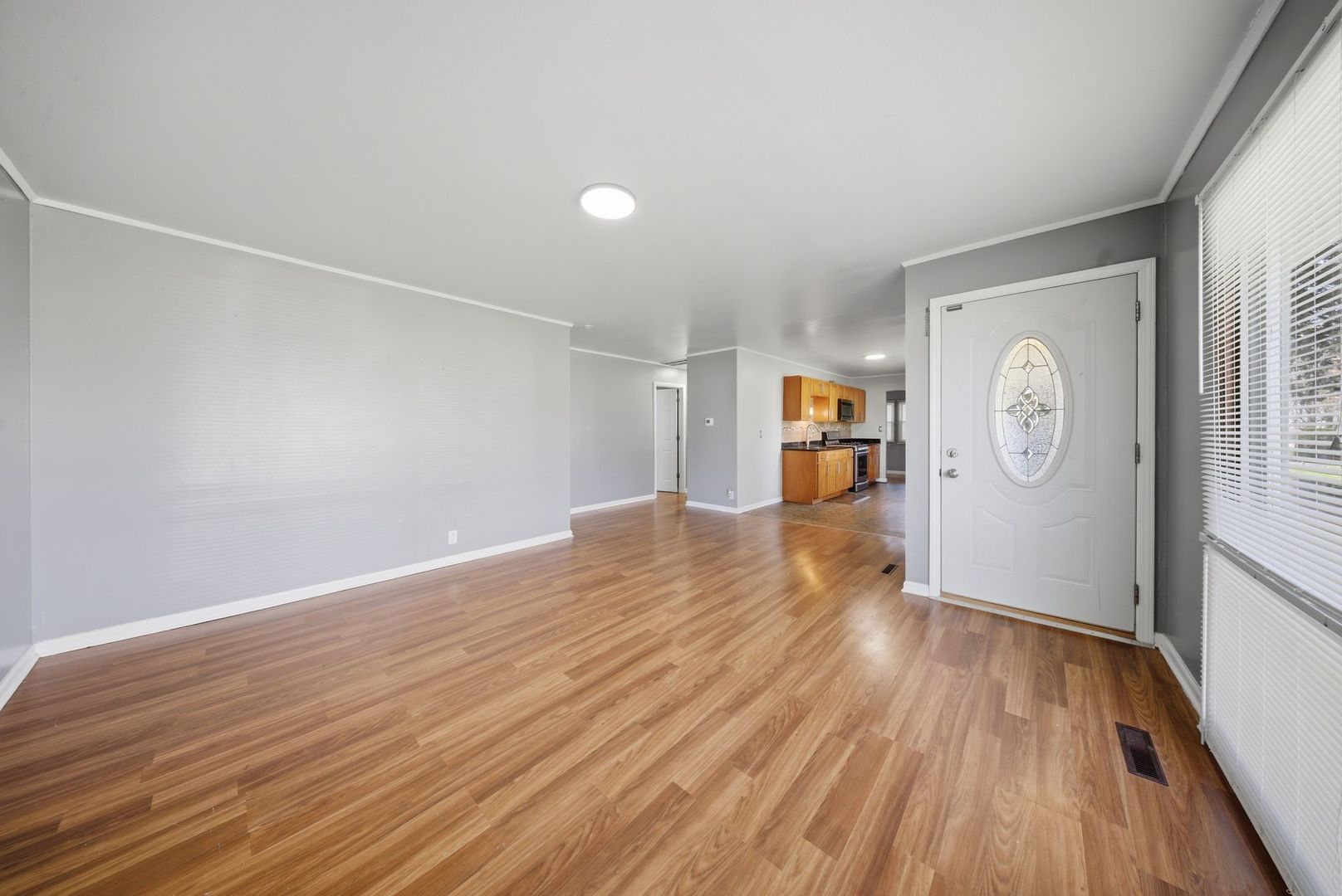 117 Hook Road Carpentersville, IL 60110 - Photo 3 of 21