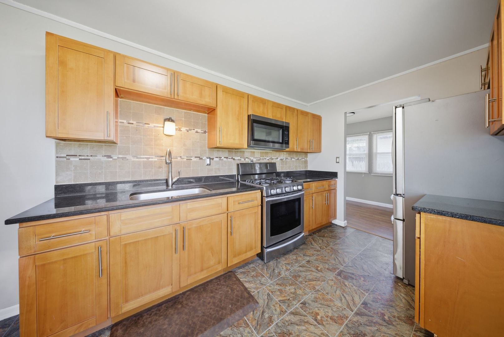 117 Hook Road Carpentersville, IL 60110 - Photo 6 of 21