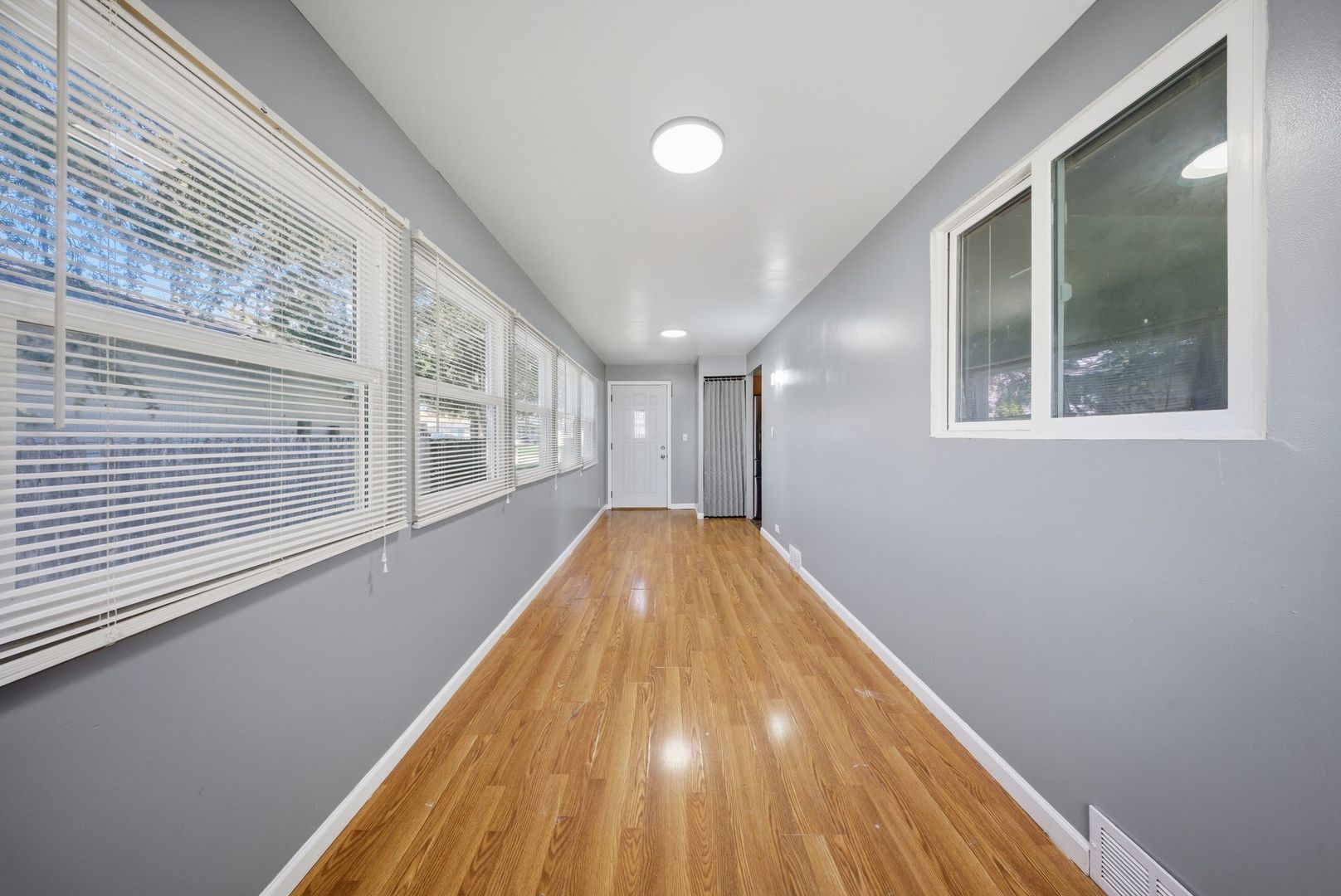 117 Hook Road Carpentersville, IL 60110 - Photo 8 of 21