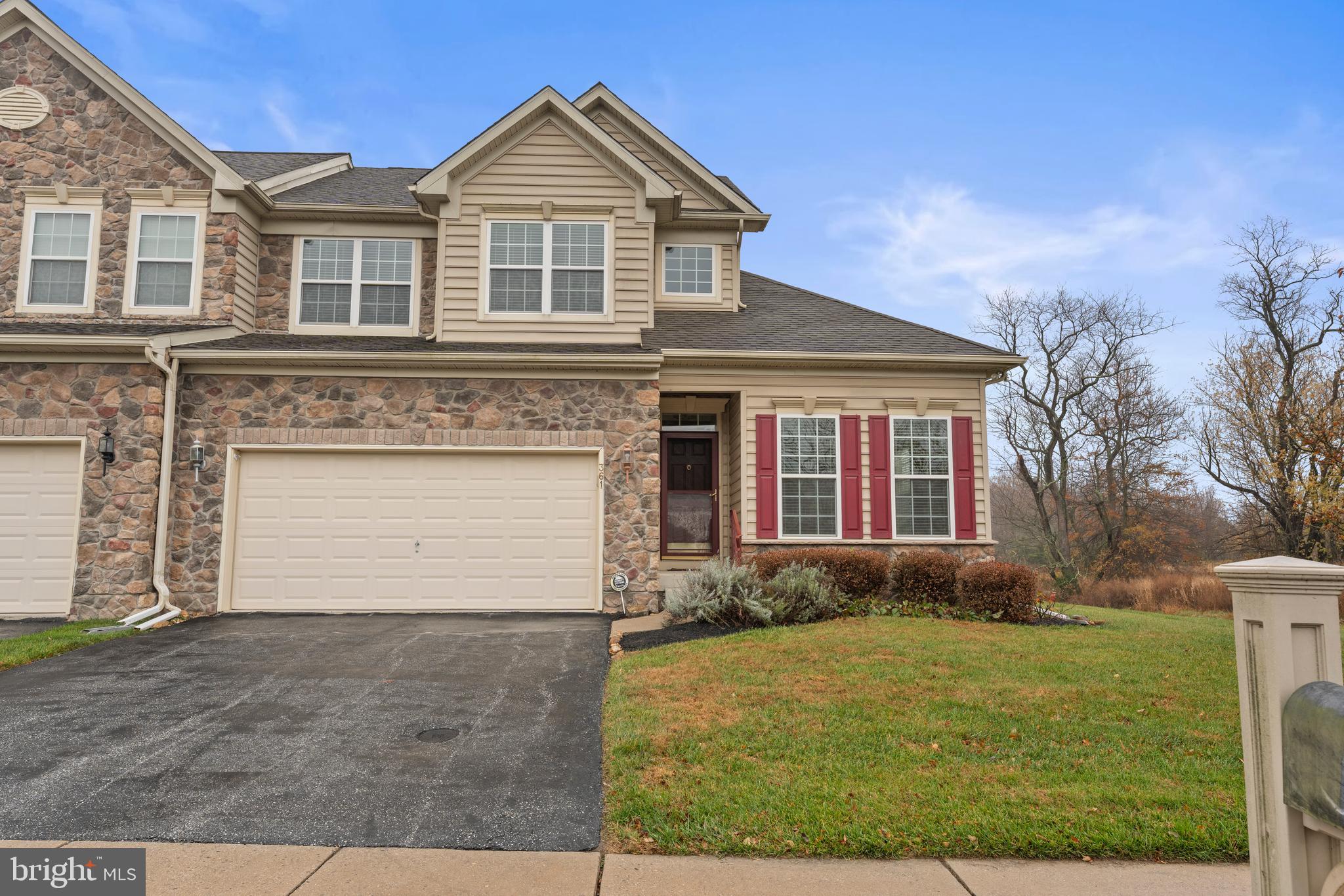 361 Pierce Run Newark, DE 19702 - Photo 2 of 32 front view of a house with a yard