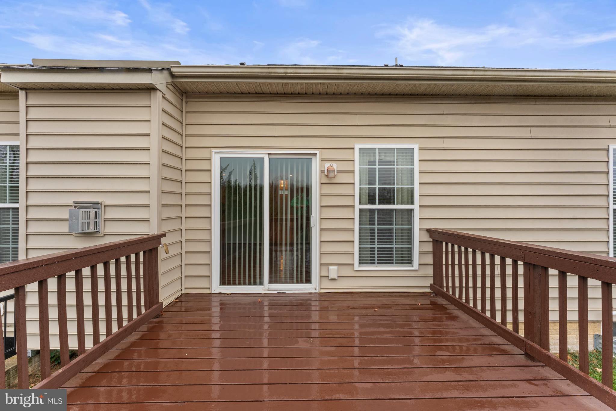 361 Pierce Run Newark, DE 19702 - Photo 31 of 32 a view of a balcony with wooden floor