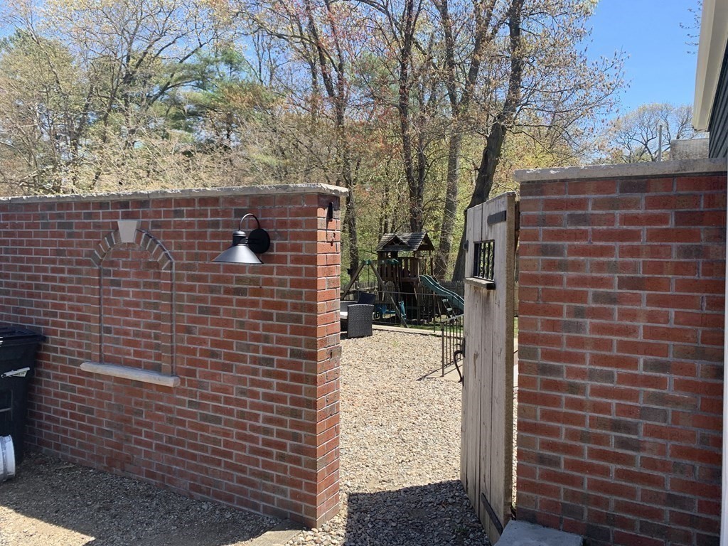 27 Maplewood Road Lynnfield, MA 01940 - Photo 22 of 30
