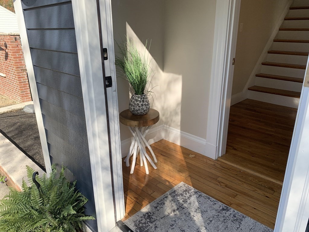 27 Maplewood Road Lynnfield, MA 01940 - Photo 3 of 30