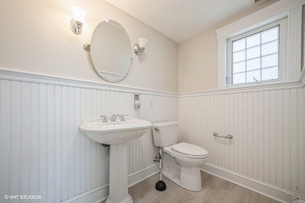 27 Maplewood Road Lynnfield, MA 01940 - Photo 8 of 30