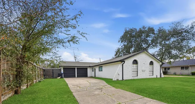 $295,000 | 11935 Langdon Lane, Houston, TX 77072