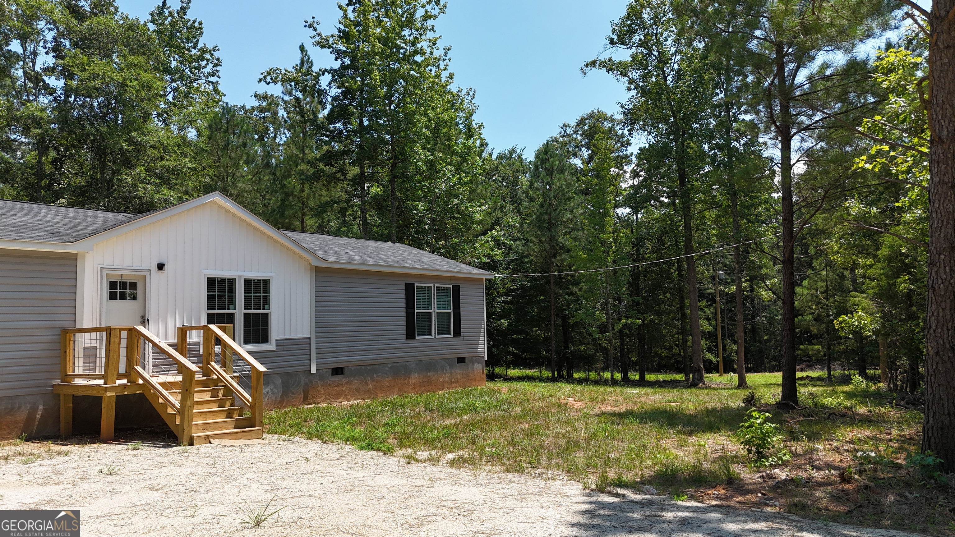 2126 Amberly Road Elberton, GA 30635 - Photo 60 of 68 a view of a house with backyard
