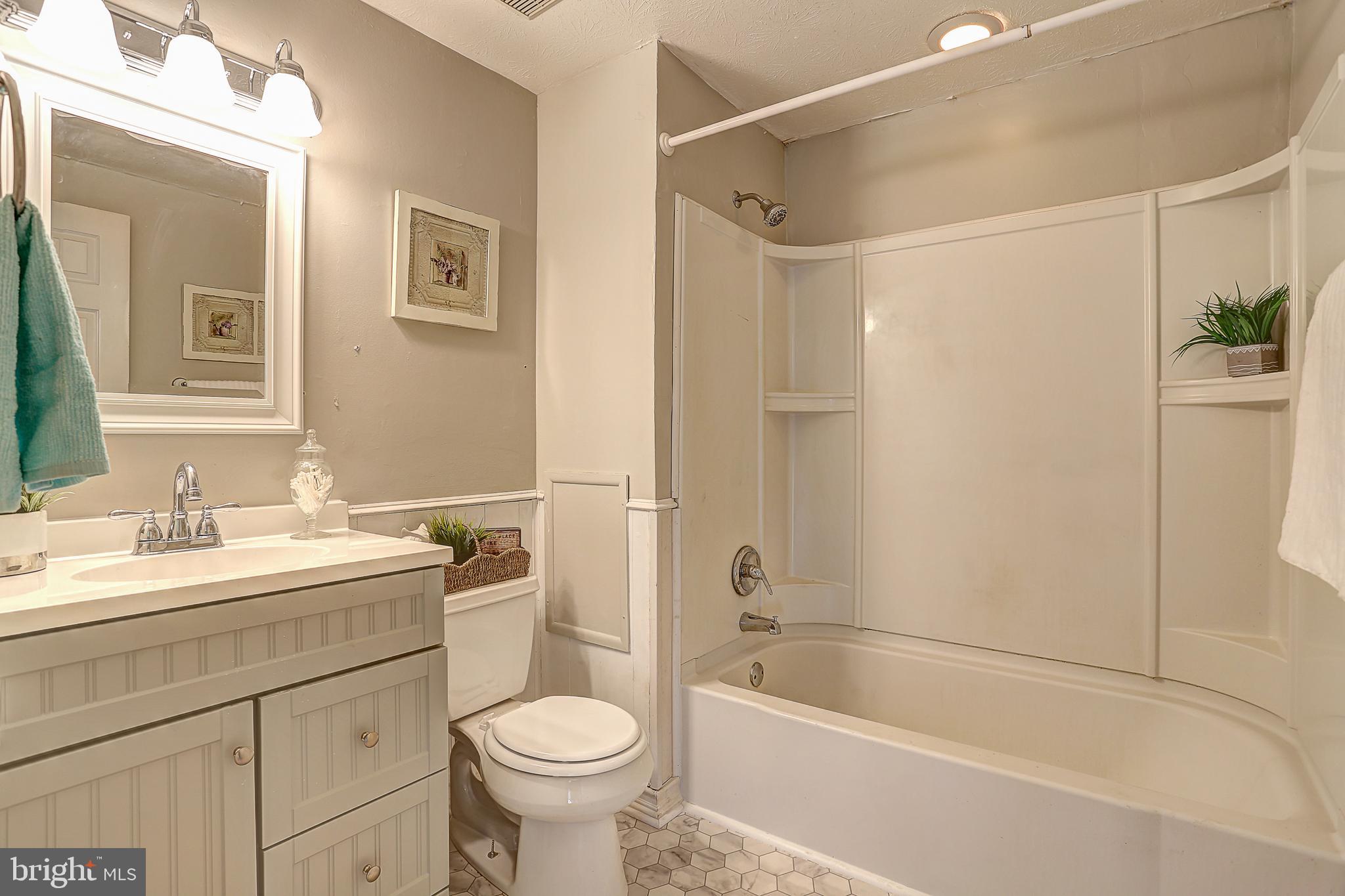 7818 Walnut Tree Road Severn, MD 21144 - Photo 14 of 30 Full Bath