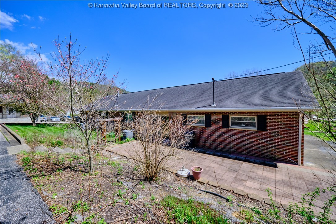 164 Stricklin Road Hurricane, WV 25526 - Photo 29 of 39 Gallery Image 29