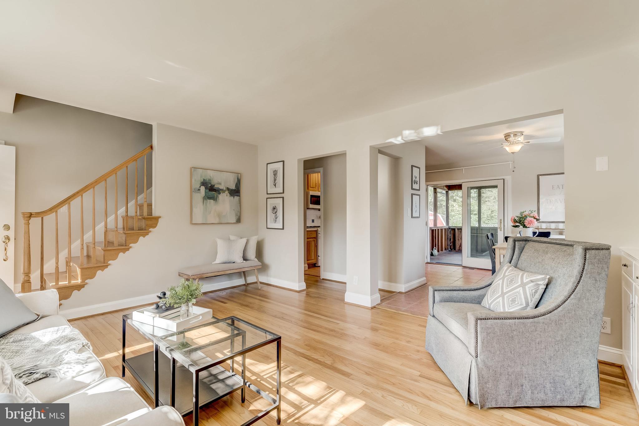 517 South Rolling Road Baltimore, MD 21228 - Photo 8 of 59 Beautiful hardwoods