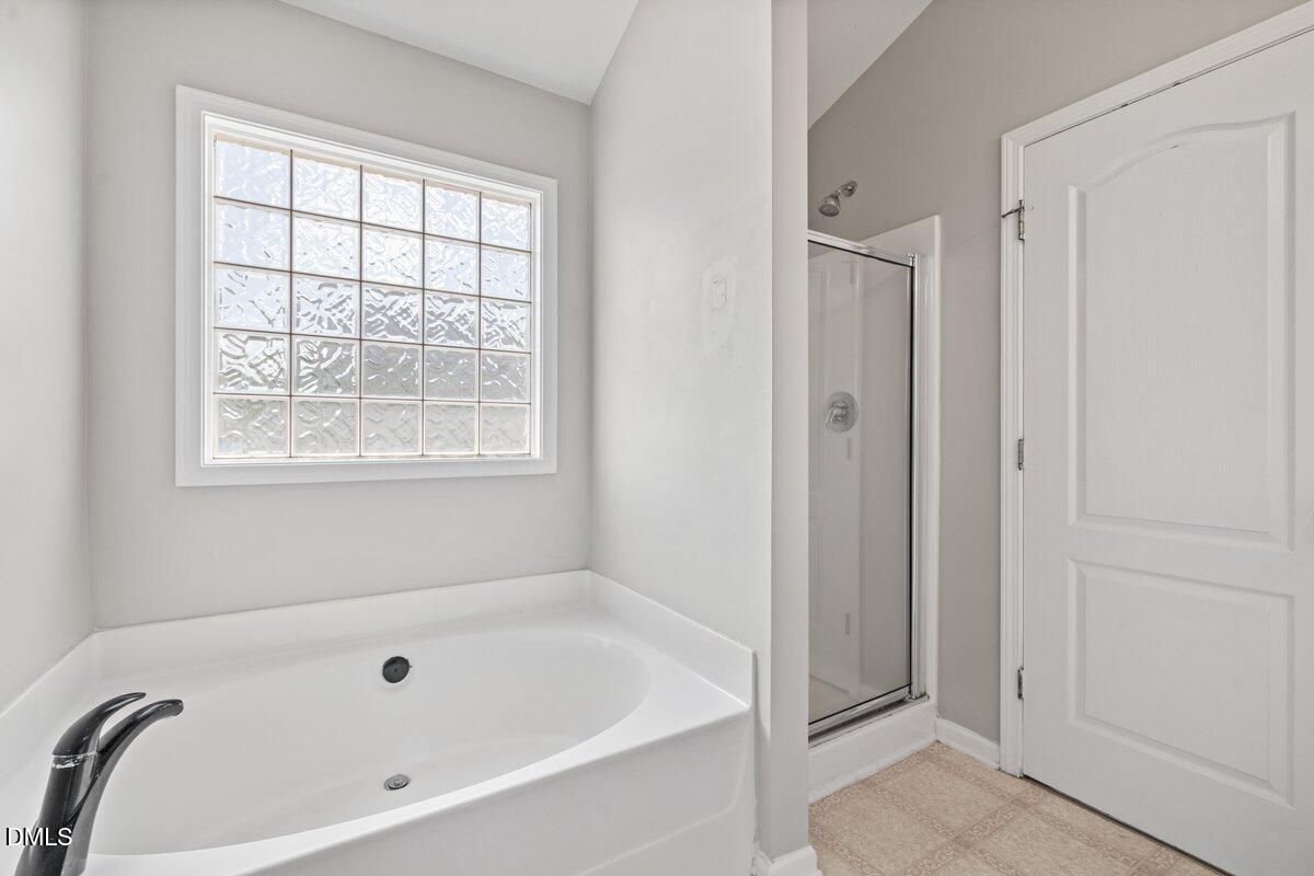 3520 Sunbright Lane Raleigh, NC 27610 - Photo 4 of 29 3520 Sunbright Ln 37
