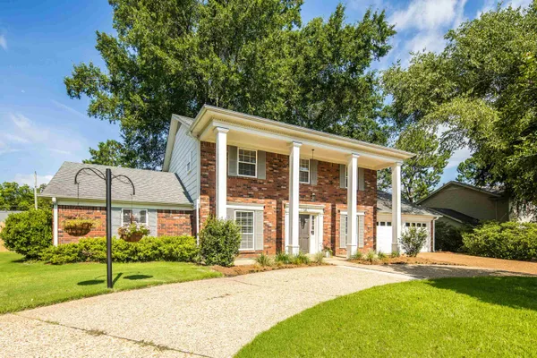 $475,000 | 1487 Poplar Estates Parkway, Germantown, TN 38138