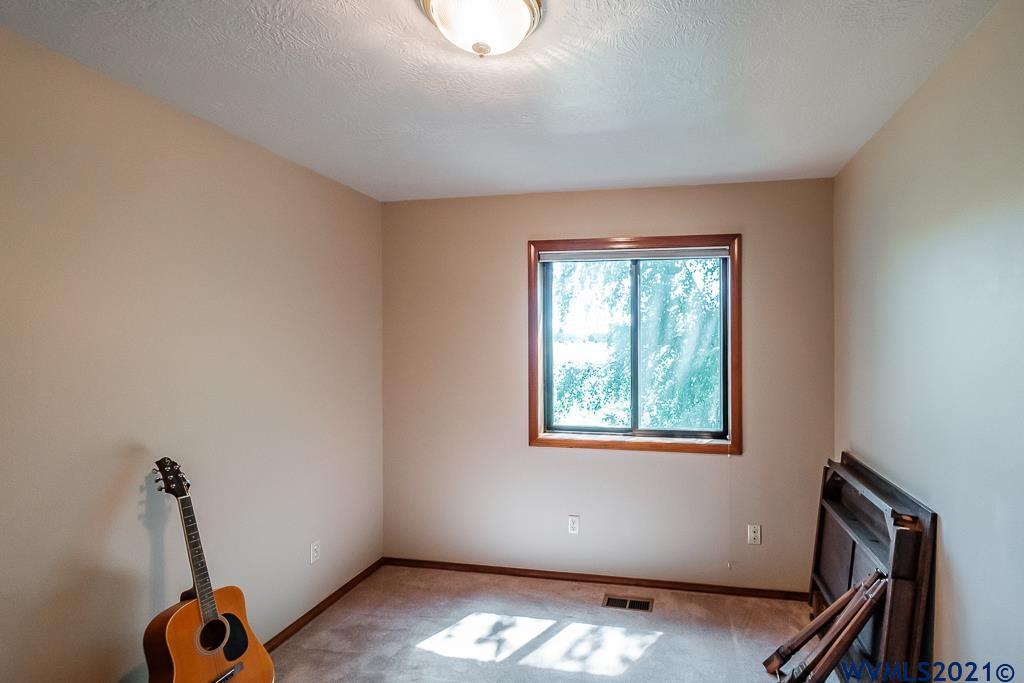 1732 Belmont Loop Southwest Albany, OR 97321 - Photo 33 of 41