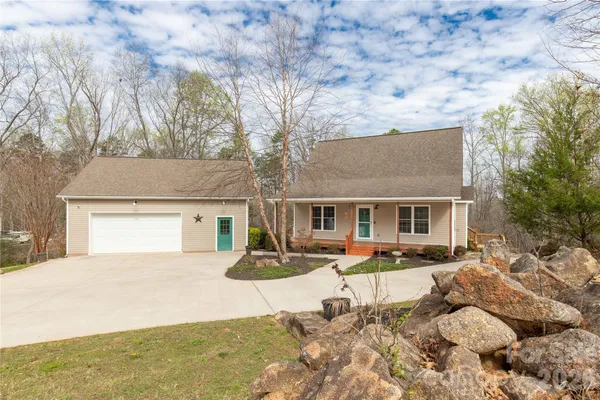 $350,000 | 1890 Davis Circle, Clover, SC 29710