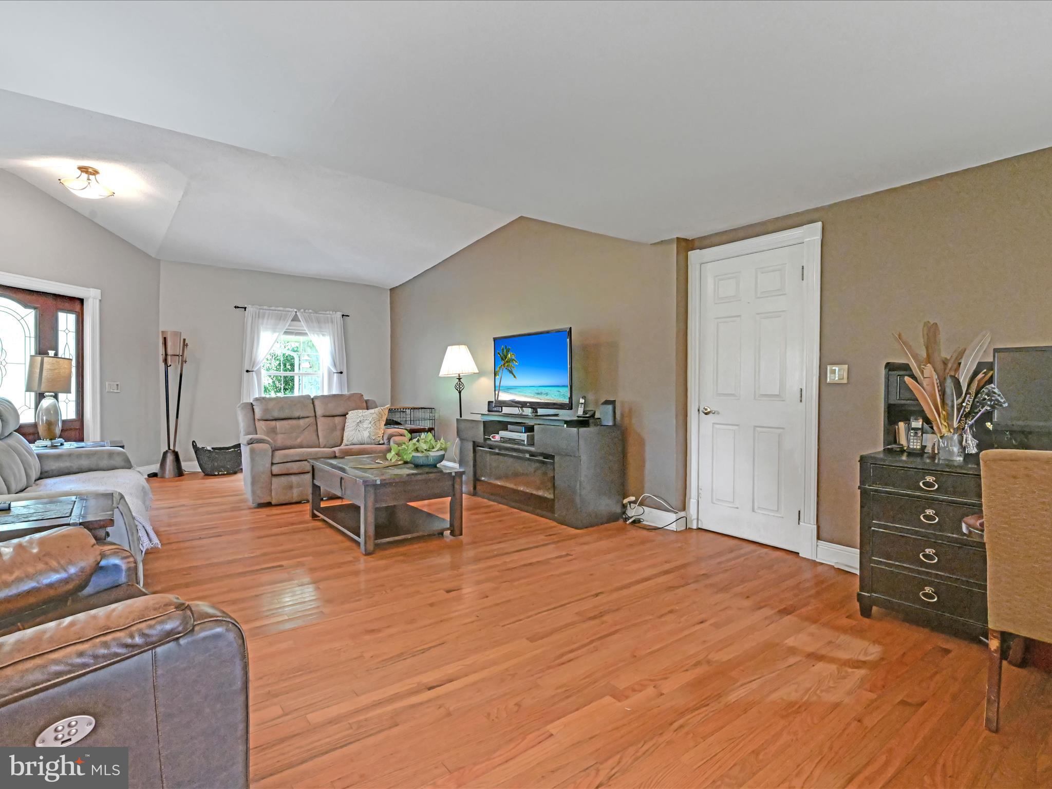 453 Kirks Mill Road Nottingham, PA 19362 - Photo 11 of 50 Living Room