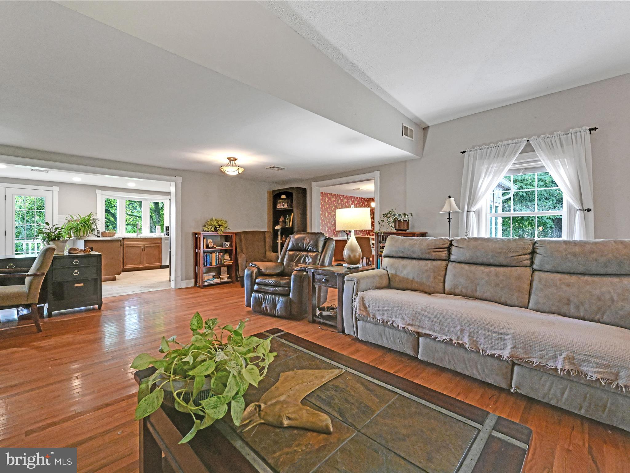 453 Kirks Mill Road Nottingham, PA 19362 - Photo 12 of 50 Living Room