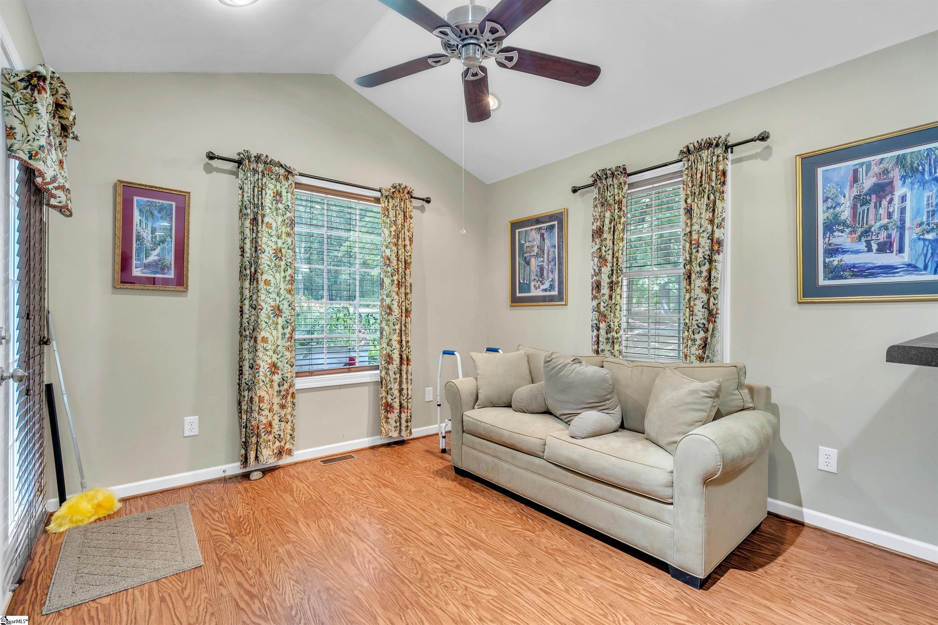 552 South Buckhorn Road Greenville, SC 29609 - Photo 18 of 32