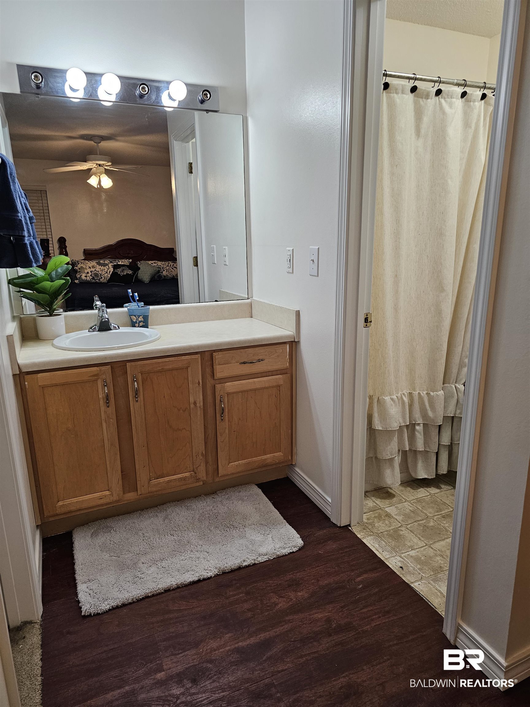 431 Hamilton Boulevard Foley, AL 36535 - Photo 13 of 30 Primary Ensuite Bathroom