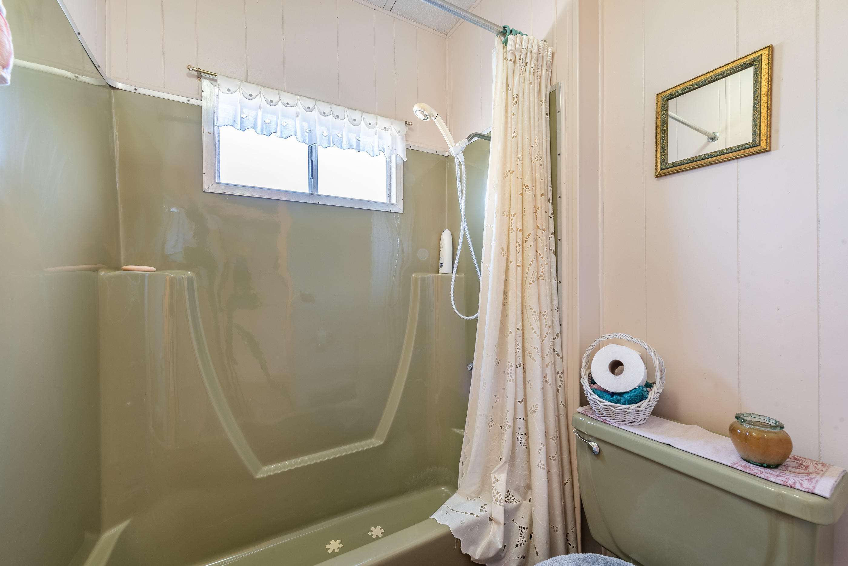 3950 Via Real, Unit 129 Carpinteria, CA 93013 - Photo 20 of 35 a bathroom with a shower