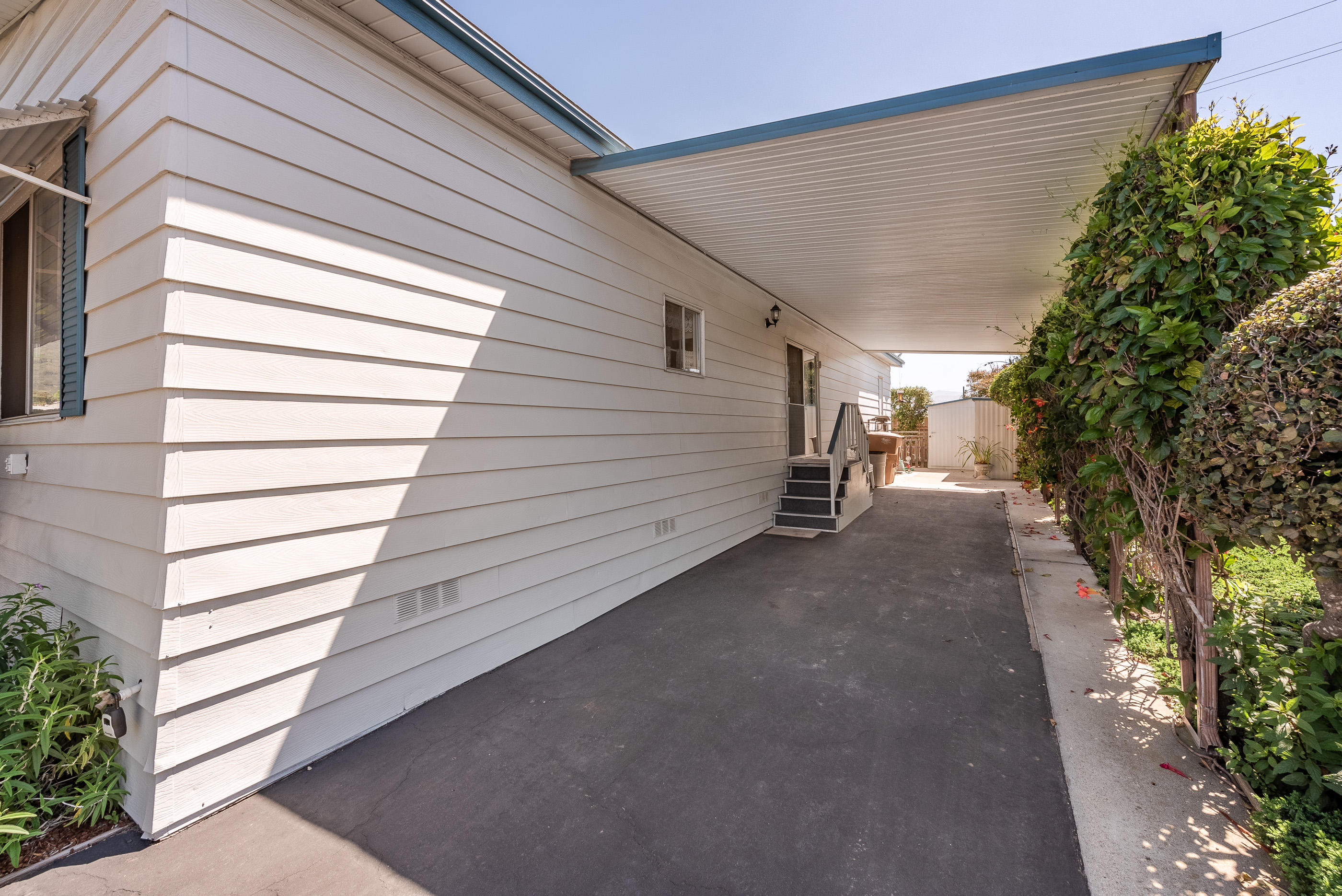 3950 Via Real, Unit 129 Carpinteria, CA 93013 - Photo 25 of 35 a view of a back yard of the house