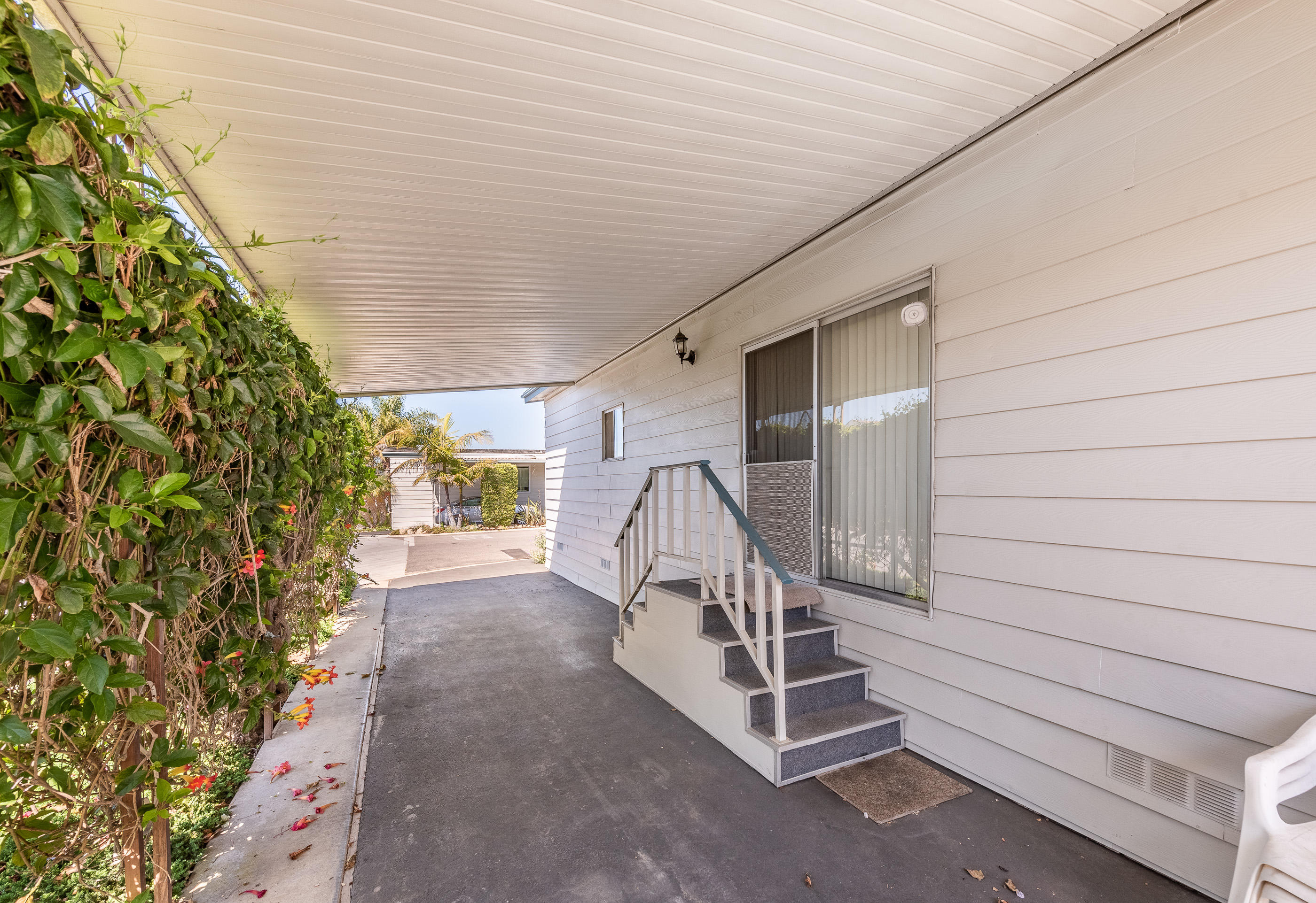 3950 Via Real, Unit 129 Carpinteria, CA 93013 - Photo 26 of 35 a view of entryway