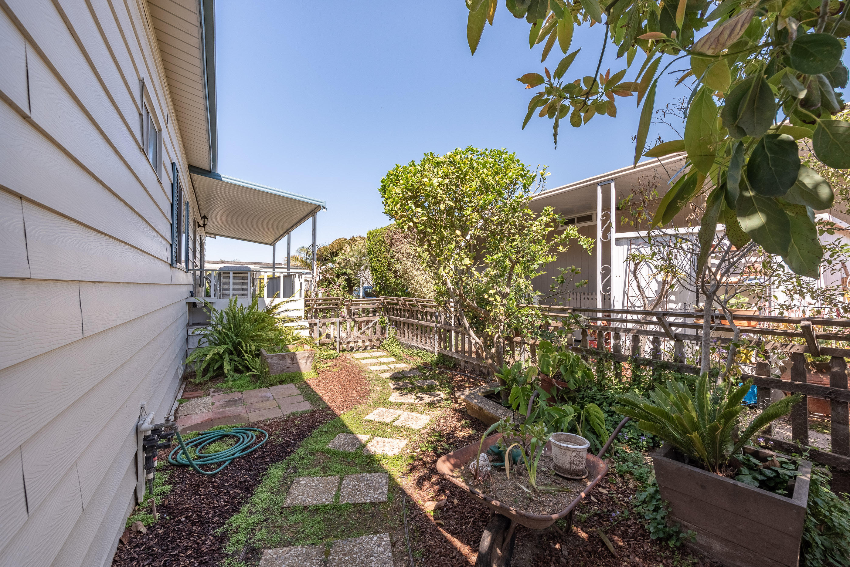 3950 Via Real, Unit 129 Carpinteria, CA 93013 - Photo 27 of 35 a view of a garden