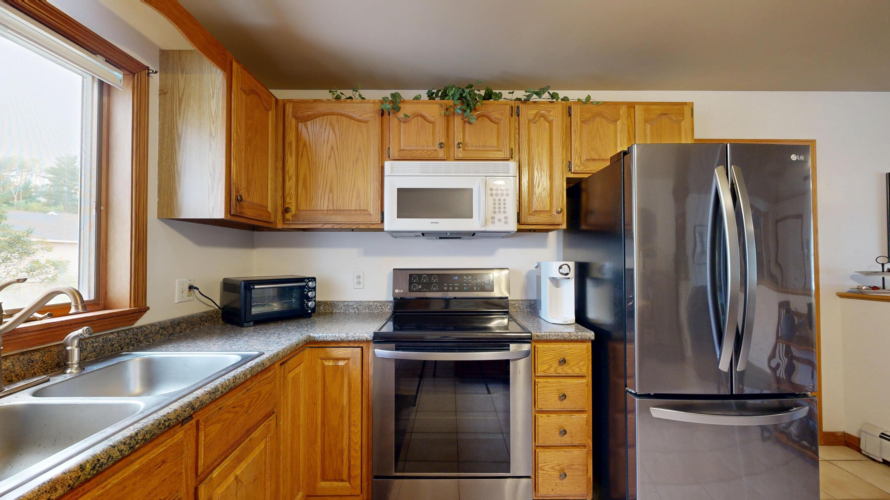 25 Jan's Boulevard Lewiston, ME 04240 - Photo 12 of 56 Kitchen