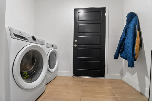 $370,000 | 10970 North Honeysuckle Drive, Fresno, CA 93730