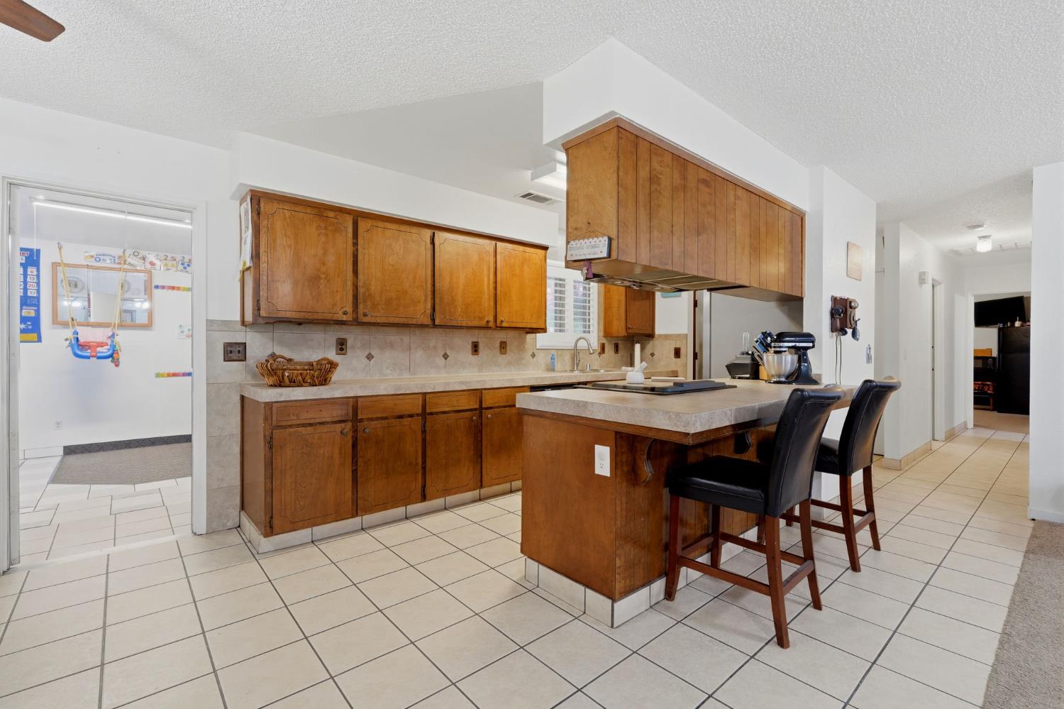 2124 Neill Way Hanford, CA 93230 - Photo 14 of 41