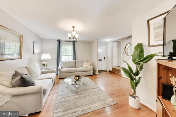 $3,500 | 10075 Maple Leaf Drive, Montgomery Village, MD 20886