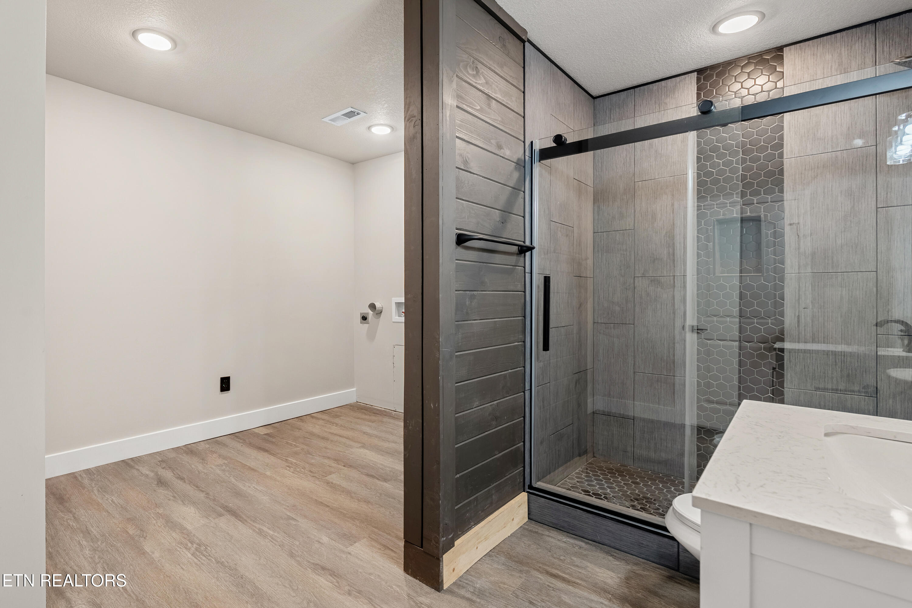 3935 Wrights Ferry Road Louisville, TN 37777 - Photo 13 of 26 DSC05170-HDR