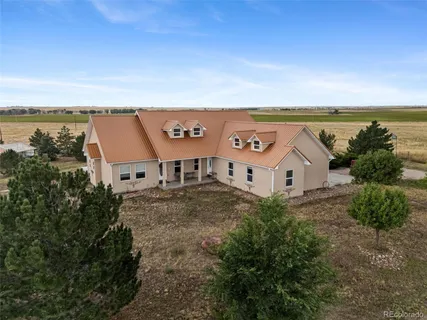 a view of a house with a outdoor space