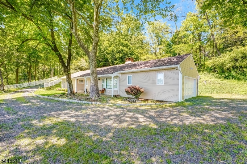 306 Warrenville Road Green Brook, NJ 08812 - Photo 3 of 37