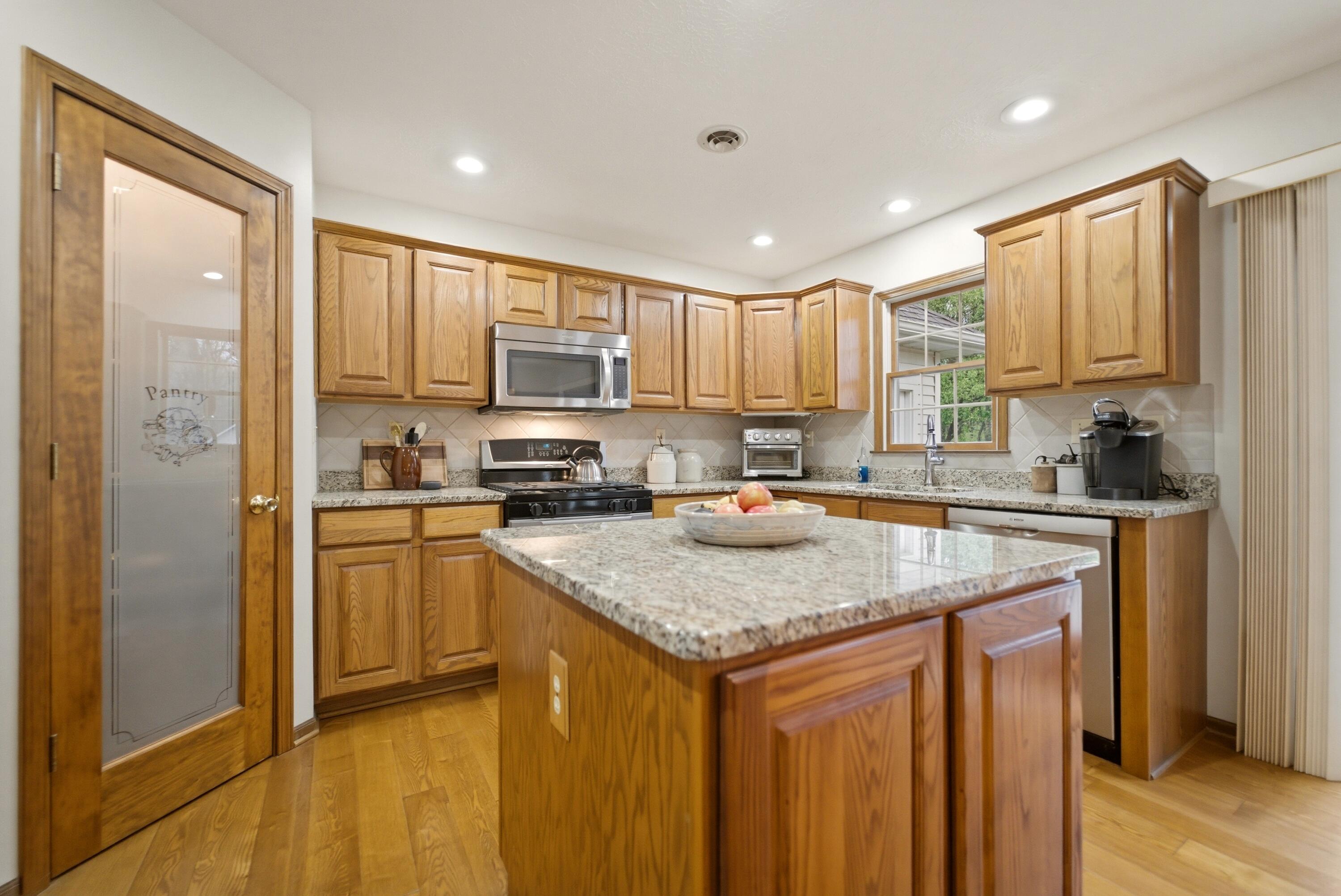 11230 Sandpiper Street Demotte, IN 46310 - Photo 13 of 53 3000x2005