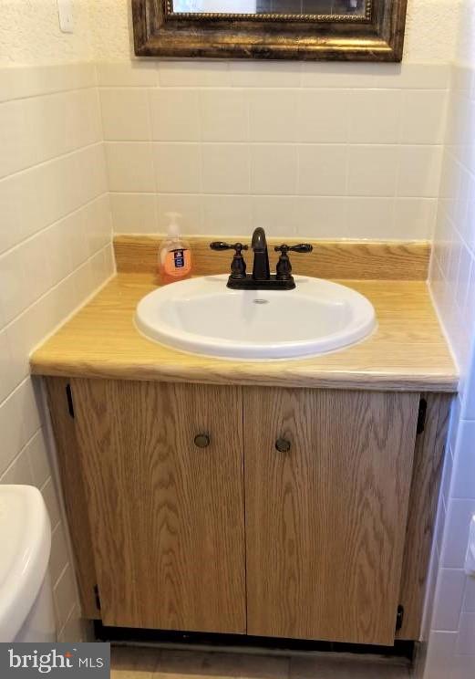 88 Pebble Road East Windsor, NJ 08520 - Photo 18 of 20 Hall bath vanity