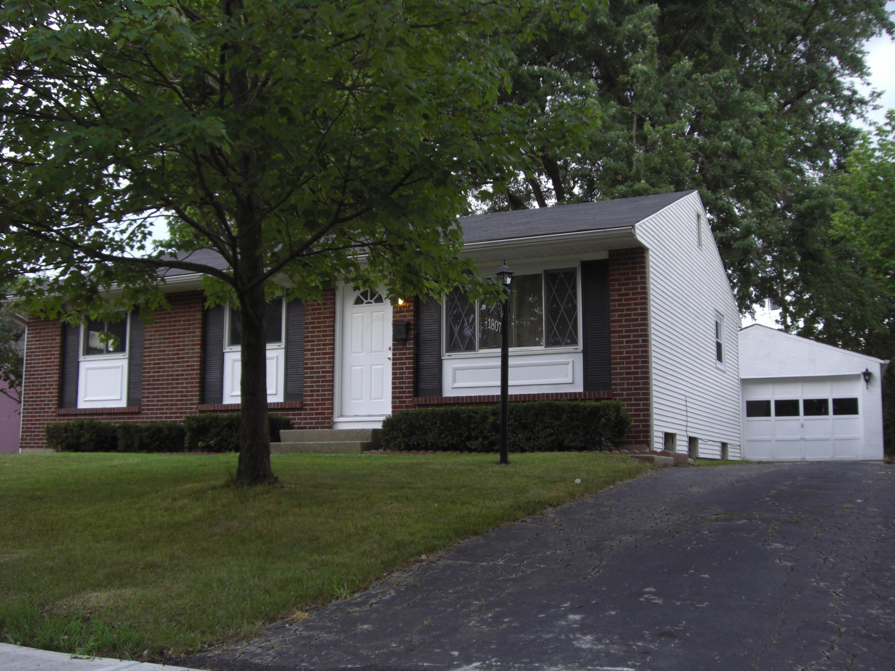 1807 Fleming Road Columbus, OH 43232 - Photo 1 of 11 Gallery Image 1