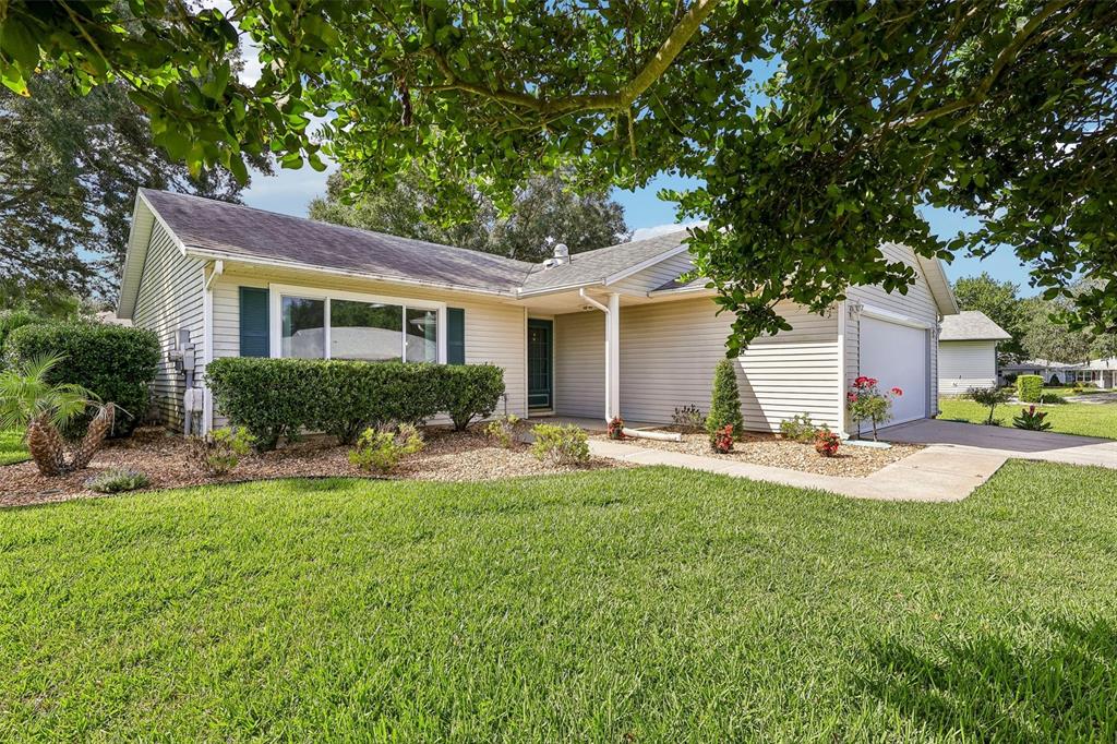 27131 Racquet Circle Leesburg, FL 34748 - Photo 2 of 26