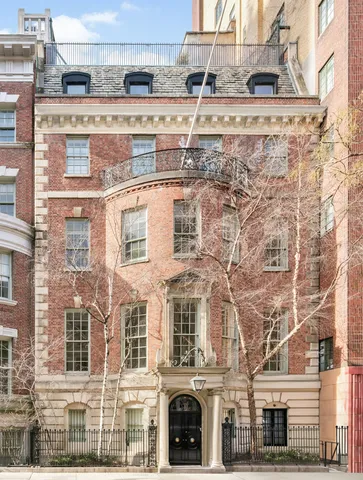 a picture of a bathroom with mirror