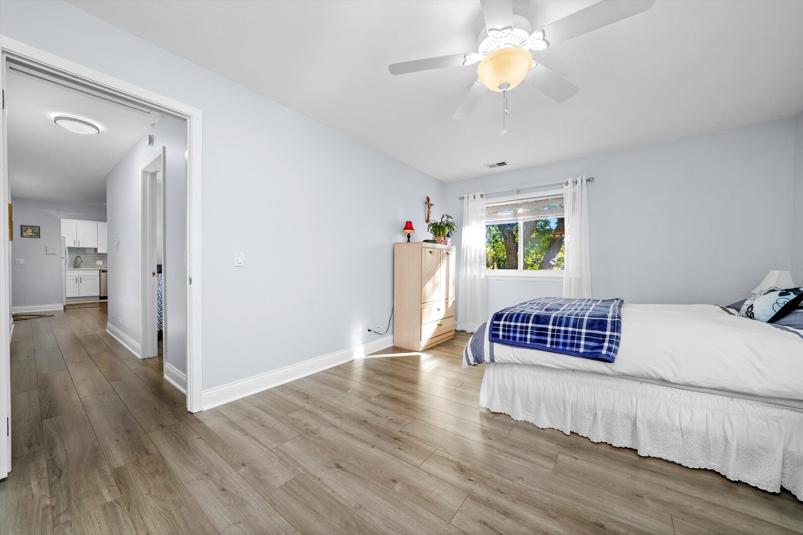 136 Wolcott Court, Unit O2 Schaumburg, IL 60193 - Photo 12 of 31 a view of livingroom with furniture and wooden floor