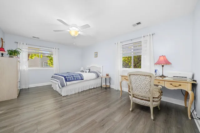 $299,900 | 136 Wolcott Court, Unit O2, Schaumburg, IL 60193