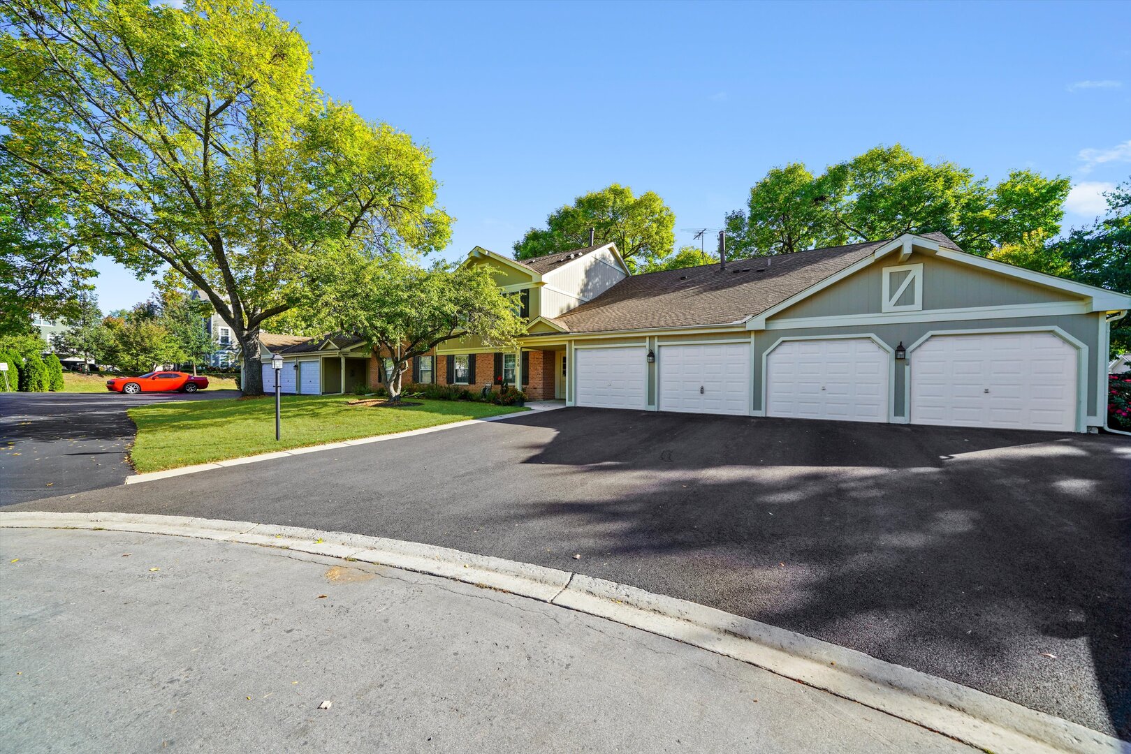 136 Wolcott Court, Unit O2 Schaumburg, IL 60193 - Photo 25 of 31 a view of street with house in background