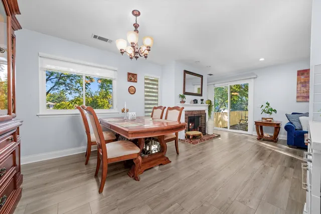 $299,900 | 136 Wolcott Court, Unit O2, Schaumburg, IL 60193