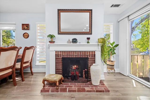 $299,900 | 136 Wolcott Court, Unit O2, Schaumburg, IL 60193