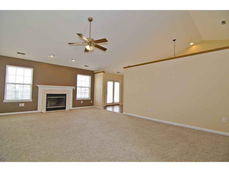 9852 Herald Square Fishers, IN 46038 - Photo 2 of 16 Gallery Image 2