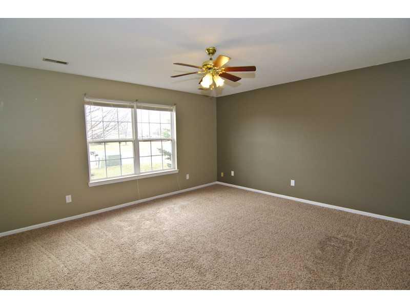 9852 Herald Square Fishers, IN 46038 - Photo 9 of 16 Gallery Image 9