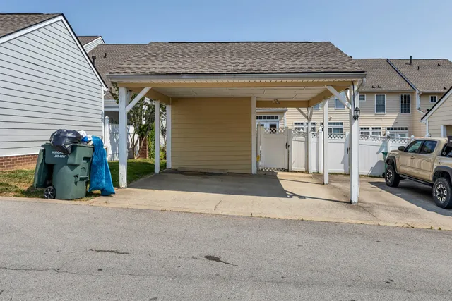 a view of a house with garage