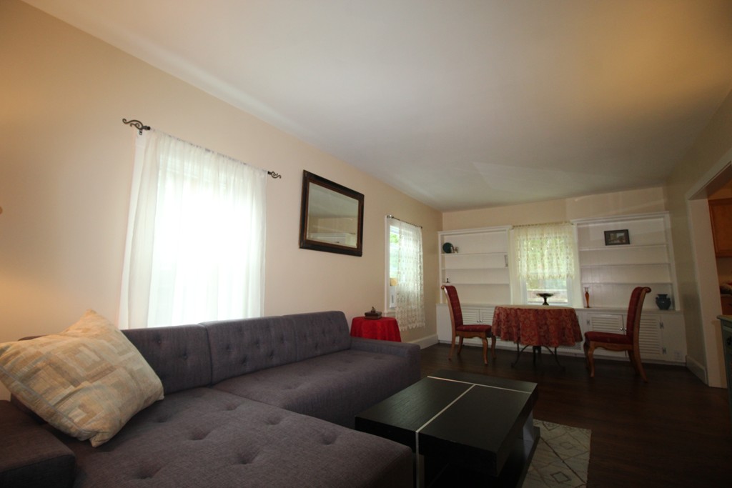 21 Manning Street Salem, MA 01970 - Photo 3 of 18