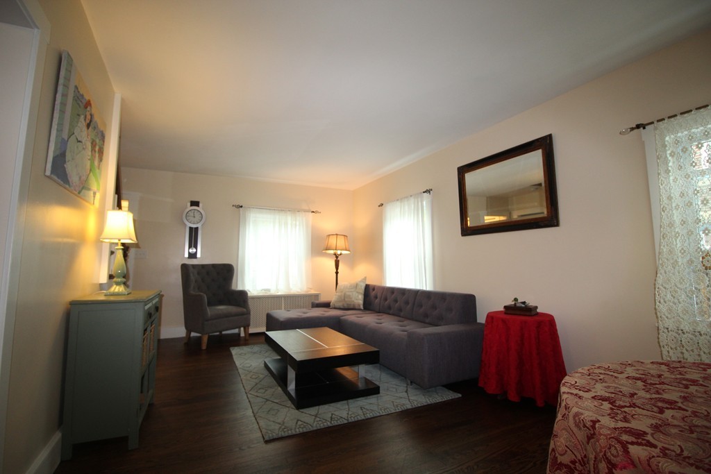 21 Manning Street Salem, MA 01970 - Photo 4 of 18