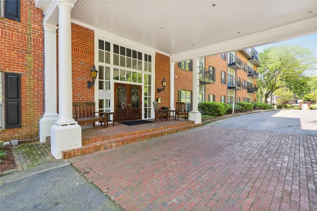 2921 Lenox Road Northeast, Unit 413 Atlanta, GA 30324 - Photo 30 of 36 a house with a outdoor space